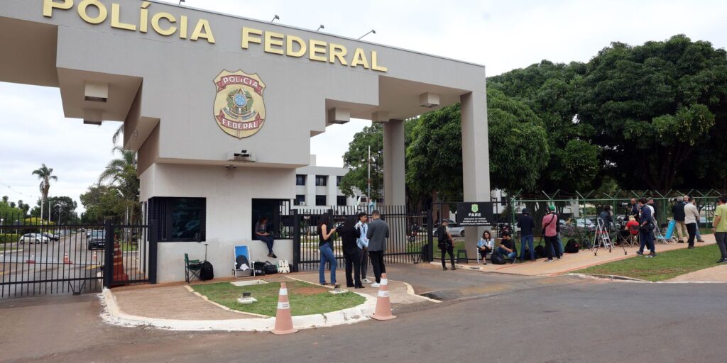 PF faz ação contra lavagem de dinheiro em São Paulo pf-faz-acao-contra-lavagem-de-dinheiro-em-sao-paulo