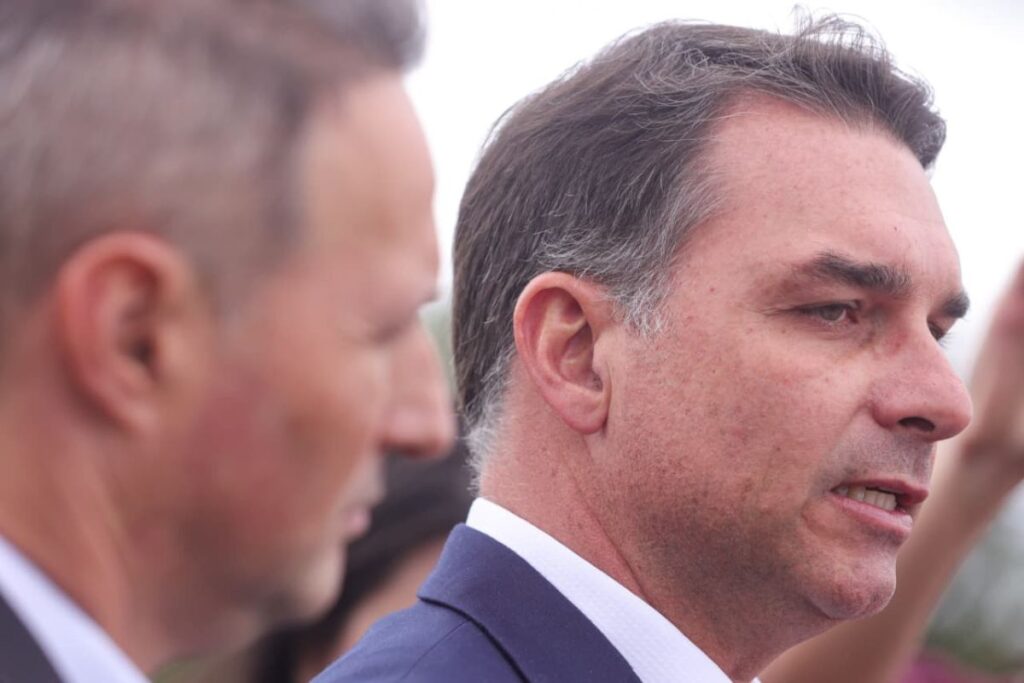 flavio-crava-derrite-e-diz-que-ouvira-eduardo-sobre-2o-nome-ao-senado