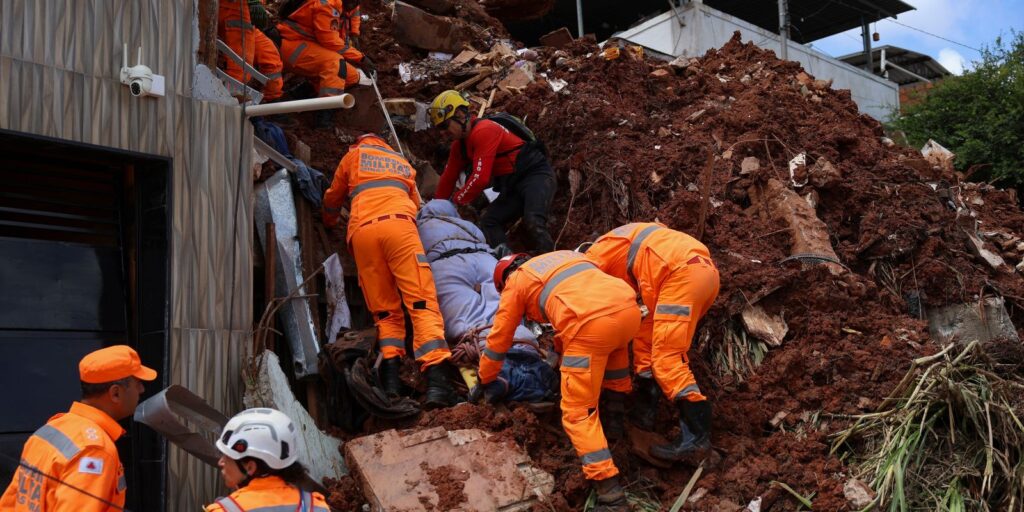 Chuvas em MG já deixaram 47 mortos e 20 desaparecidos chuvas-em-mg-ja-deixaram-47-mortos-e-20-desaparecidos