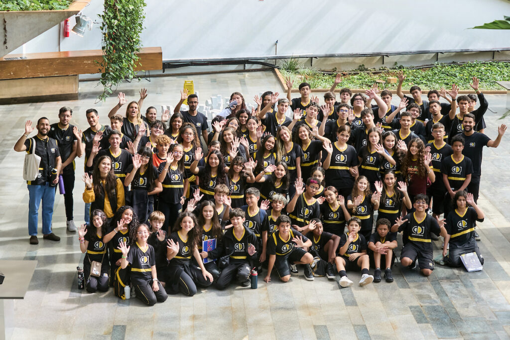 estudantes-vivenciam-a-arte-de-sergio-camargo-em-exposicao-no-df.-veja-video