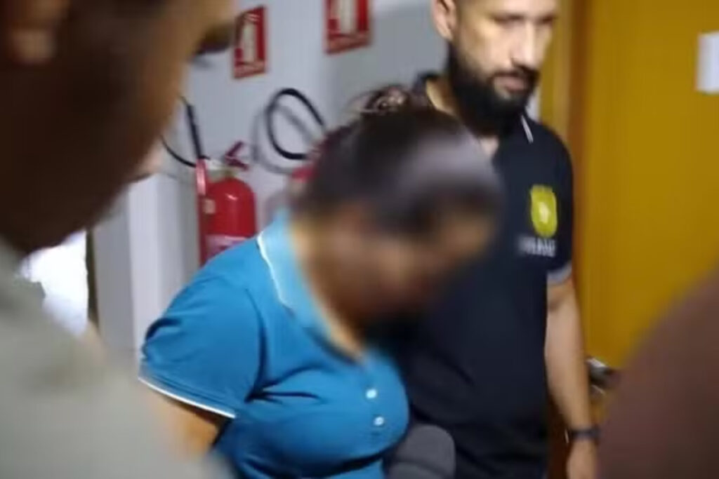 mulher-que-lancou-enteado-do-4o-andar-e-condenada-a-17-anos-de-prisao