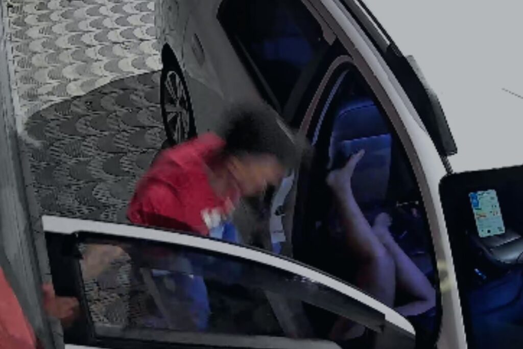 “vai-continuar-gritando”:-veja-ataque-a-amiga-de-arrastada-na-marginal