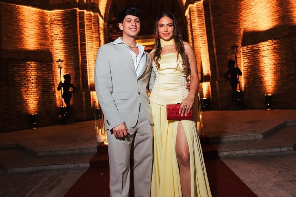 cantor-leo-foguete-pede-namorada-em-casamento:-“meu-sonho-realizado”