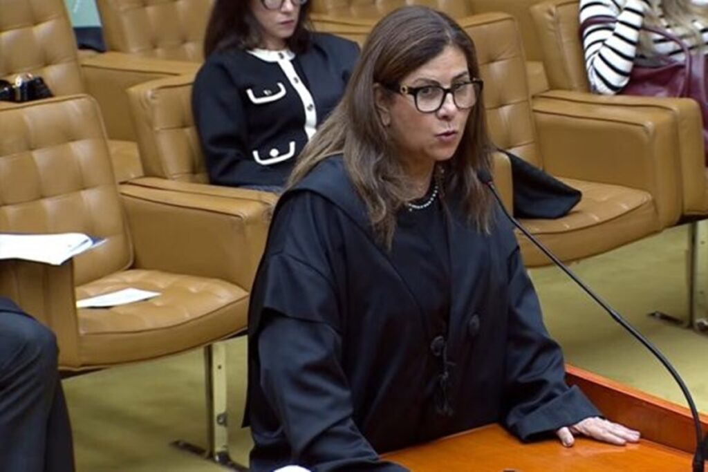 ex-juiza-que-reclamou-no-stf-por-nao-ter-“nem-cafe”-ganhou-r$-296-mil-em-3-meses