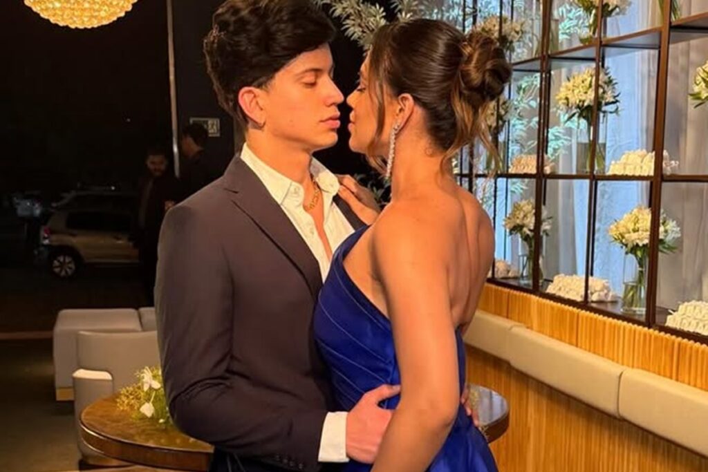 veja-o-momento-em-que-leo-foguete-pede-namorada-em-casamento-em-paris.-assista-ao-video