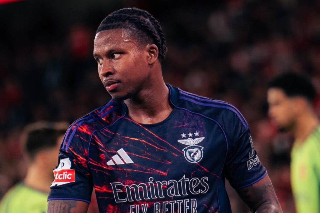 benfica:-atleta-e-detonado-pela-torcida-apos-pedir-camisa-de-vini-jr.