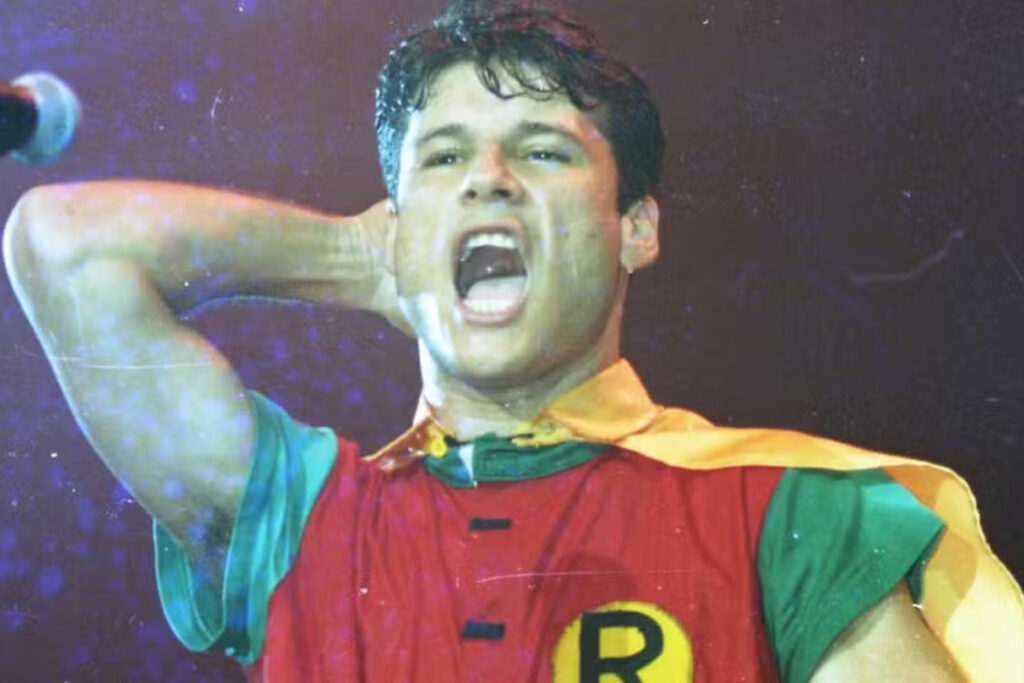 mamonas-assassinas:-veja-fotos-da-jaqueta-encontrada-com-dinho