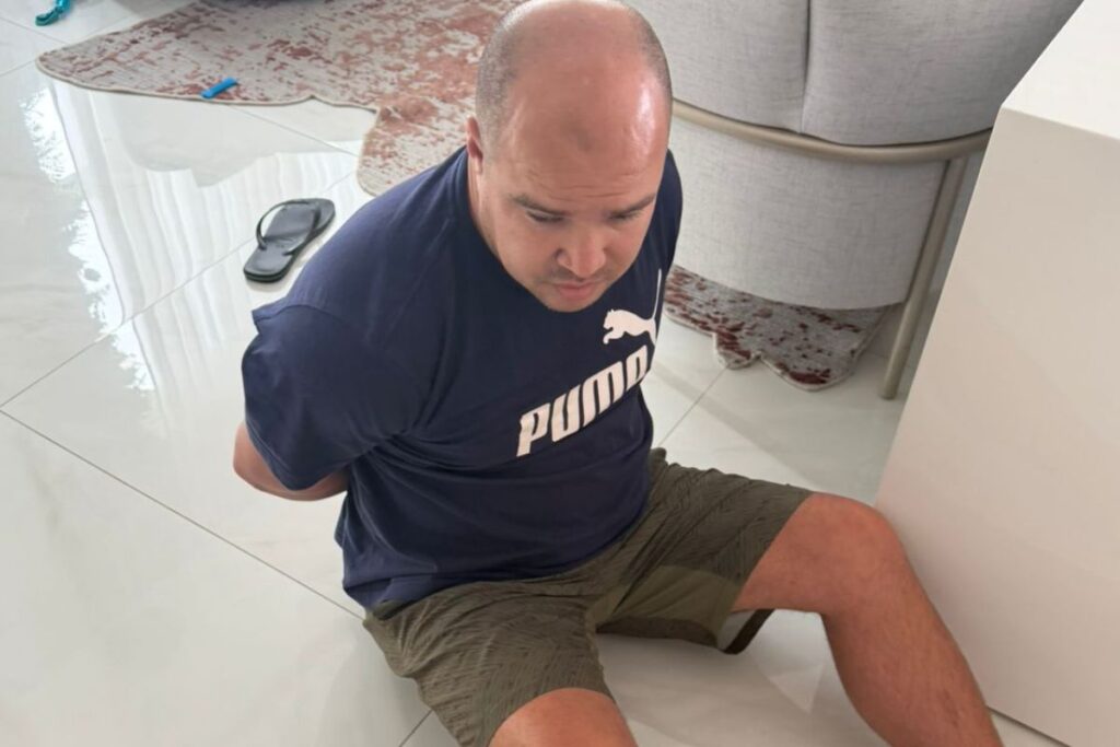 milicia-no-bras:-lider-de-esquema-na-feira-da-madrugada-e-preso