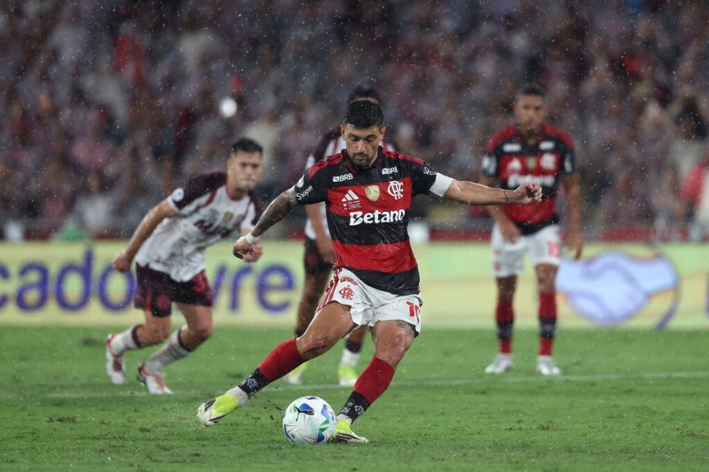 arrascaeta-empara-para-o-flamengo-na-decisao-da-recopa;-acompanhe