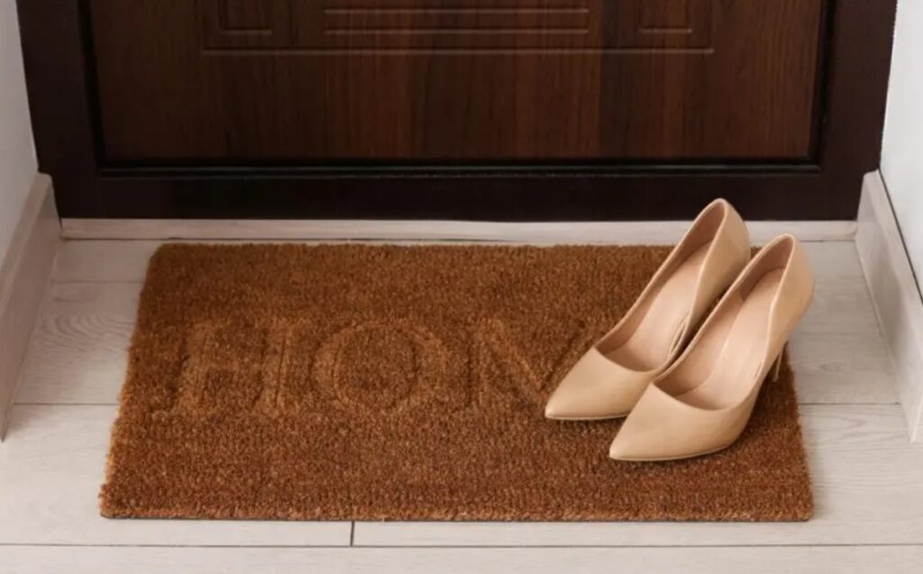 fim-do-capacho:-arquitetos-investem-nesta-trend-para-a-entrada-de-casa