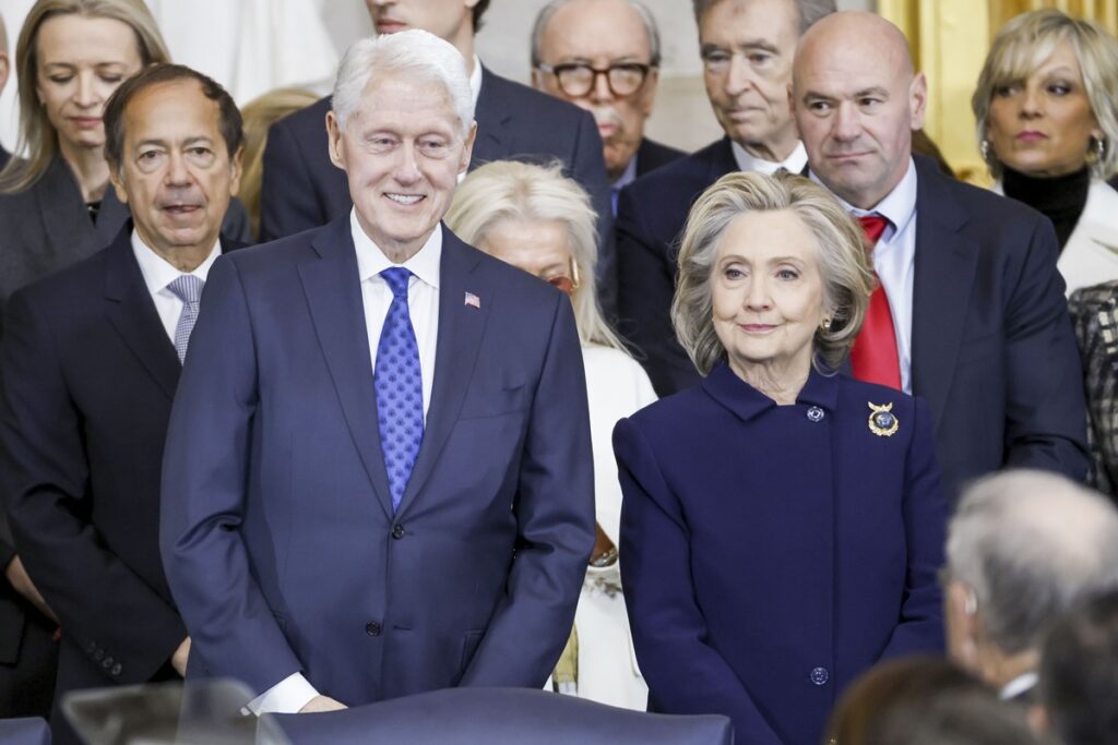 hillary-diz-a-comite-que-bill-clinton-nao-sabia-dos-crimes-de-epstein