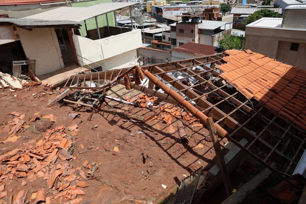 minas-tem-sexta-feira-(27)-de-mais-chuva;-mortos-em-tragedia-ja-sao-64