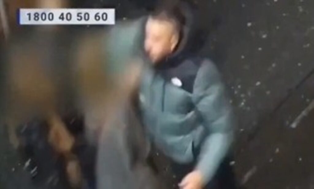 homem-da-cotovelada-e-deixa-mulher-inconsciente-em-rua-da-irlanda.-veja-video