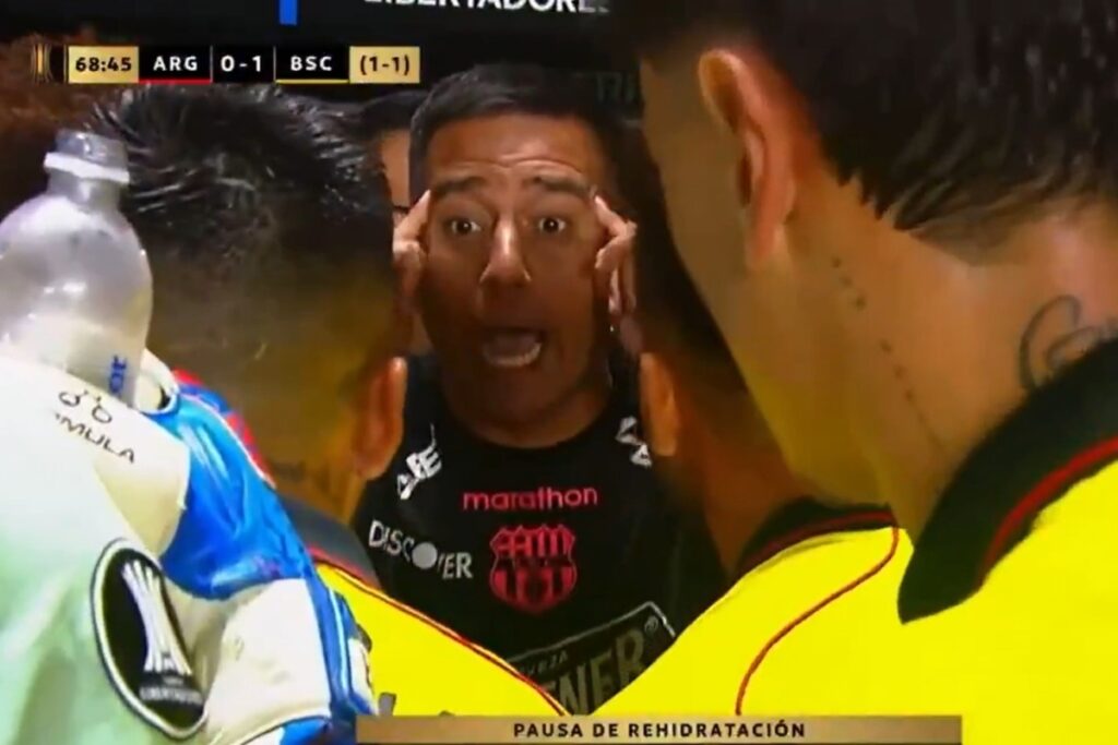 tecnico-cita-abel-ferreira,-mas-altera-frase:-“testiculos-quentes”.-confira-o-momento