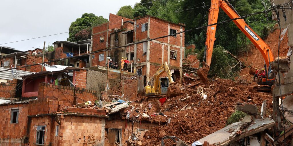 mg:-numero-de-mortes-sobe-para-65;-quatro-pessoas-seguem-desaparecidas