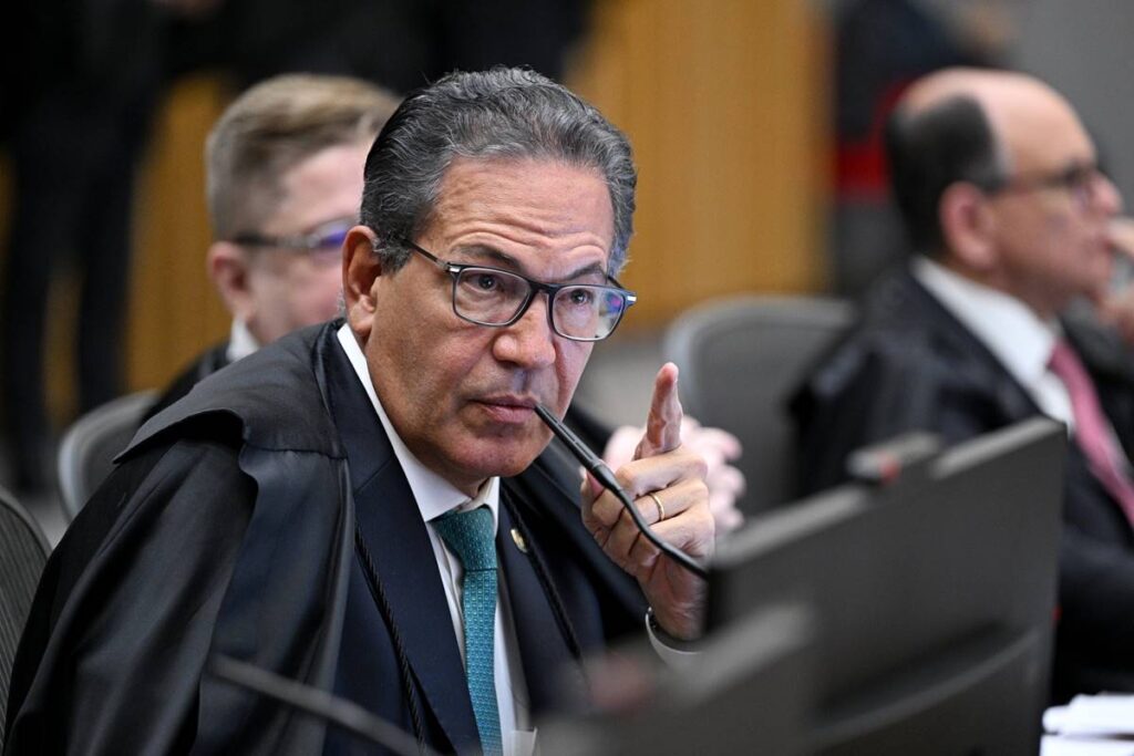 a-hipervigilancia-de-mauro-campbell-em-processos-da-refit