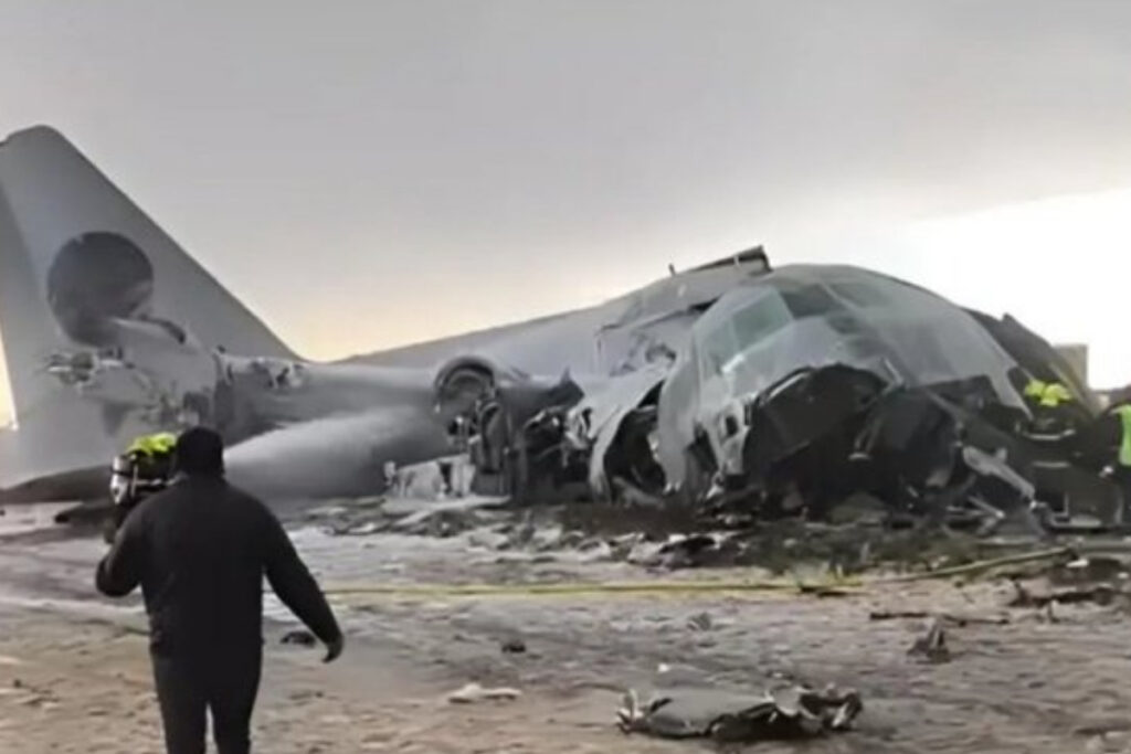 aviao-da-forca-aerea-da-bolivia-cai-e-deixa-ao-menos-15-mortos