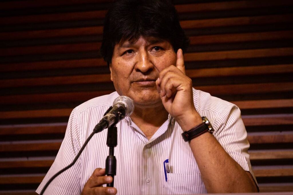 evo-morales-cobra-esclarecimentos-sobre-dinheiro-em-aviao-que-caiu