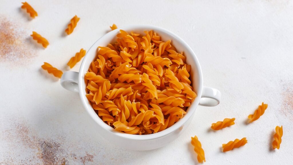 salgadinho-de-macarrao-na-air-fryer:-teste-a-receita-viral-do-tiktok