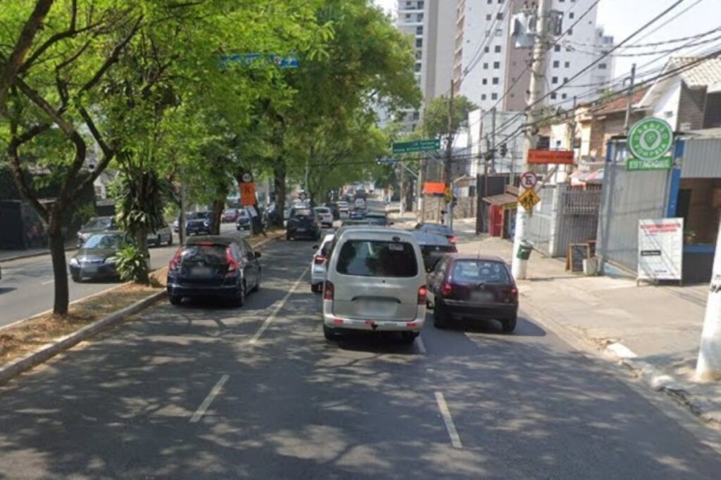 pms-da-casa-militar-atiram-contra-suspeito-com-moto-em-assalto