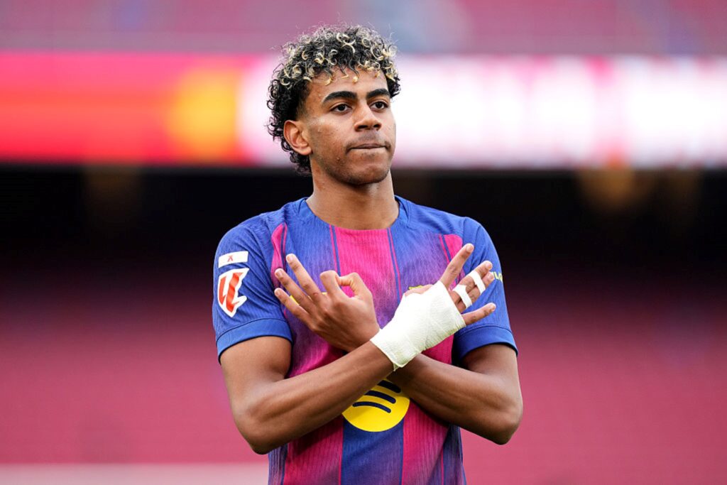 com-hat-trick-de-yamal,-barcelona-atropela-villareal-no-espanhol