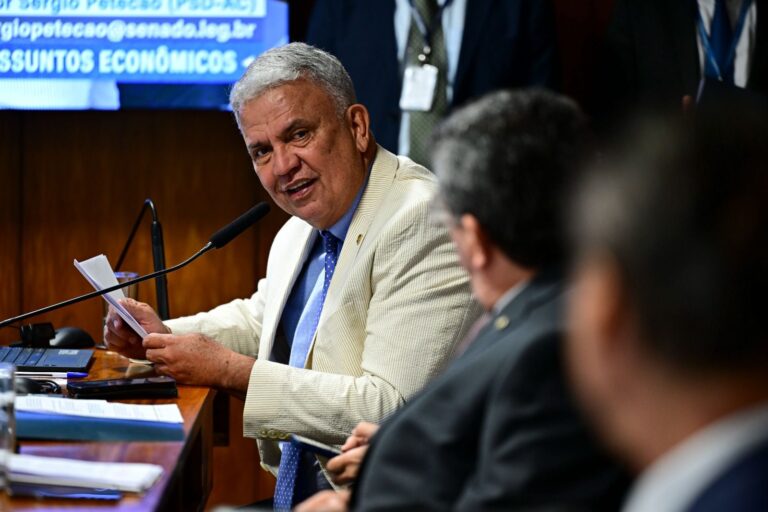 Petecão destina mais R$ 439 mil para compra de caminhão refrigerado em Rio Branco