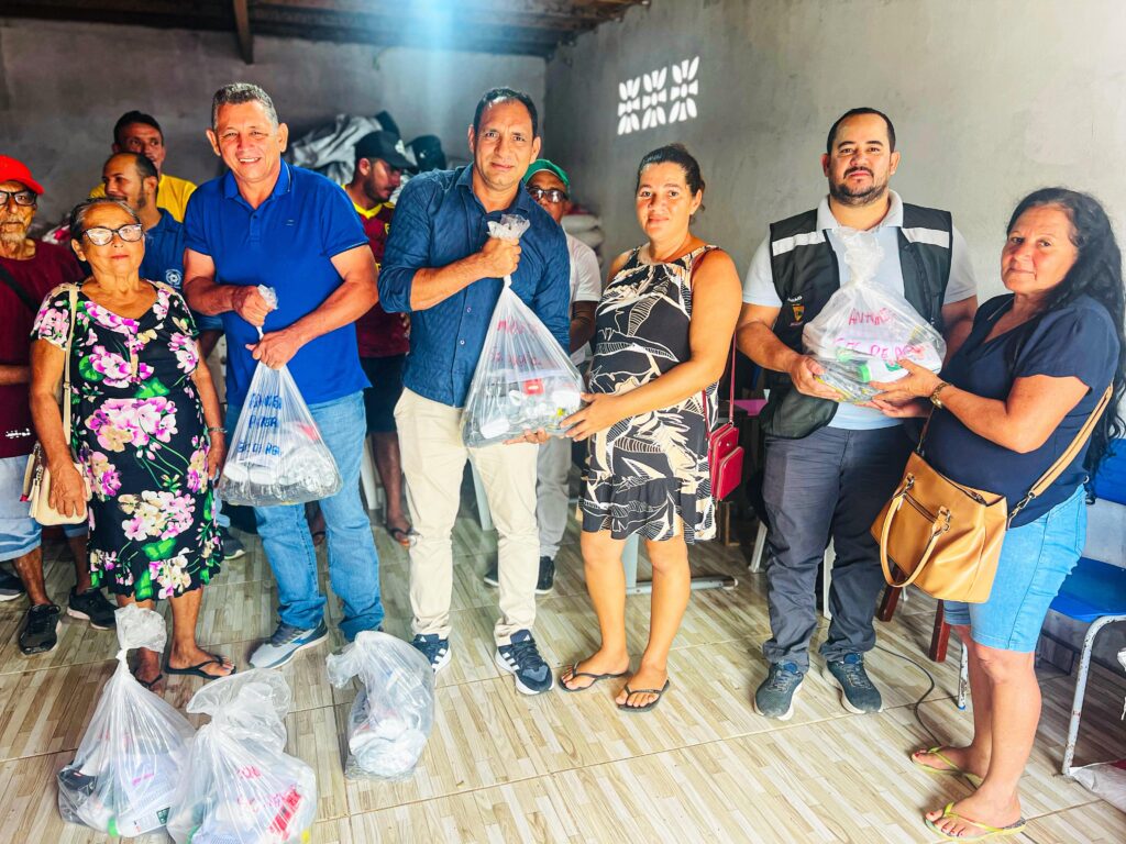 Prefeito Valdelio Furtado fortalece economia rural com incentivo à avicultura e suinocultura em Marechal Thaumaturgo