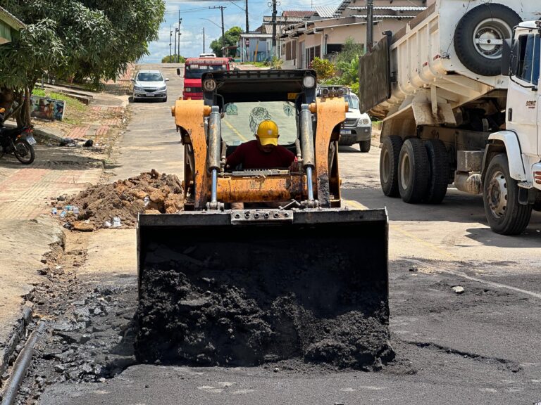 Em pleno inverno,  prefeito  Salatiel Magalhães  avança  na recuperação  das vias em Rodrigues Alves  com serviço  de tapa-buraco  e recapiamento  asfáltico