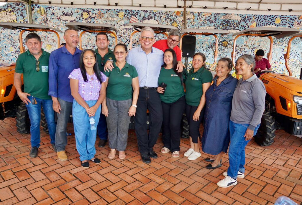Petecão entrega tratores a associações e cooperativas e reforça apoio à agricultura familiar no Acre