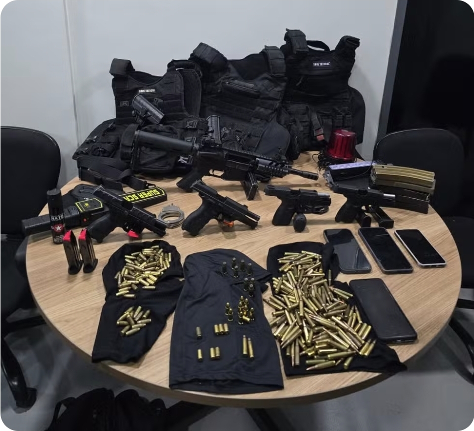 Três PMs e dois homens são presos suspeitos de tentar roubar cerca de uma tonelada de drogas no AM Gr