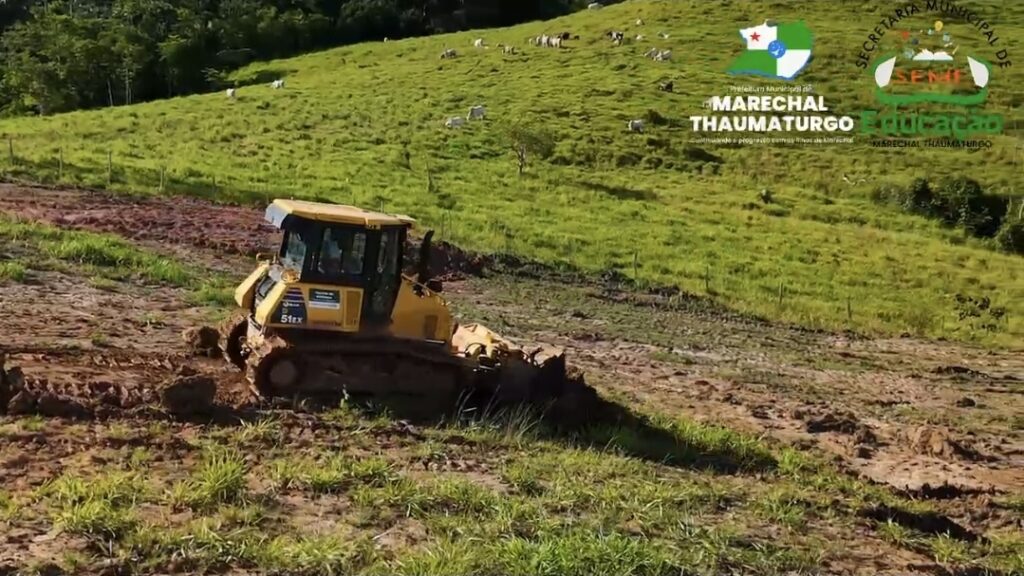 Prefeitura de Marechal Thaumaturgo inicia serviço de terraplanagem para construção de escola integral com investimento de quase R$ 14 milhões