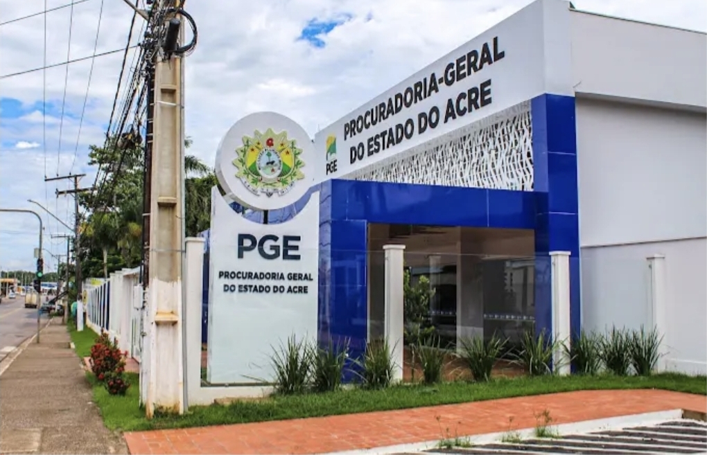 PGE-AC abre concurso para Procurador do Estado com 10 vagas e salário de R$ 25 mil