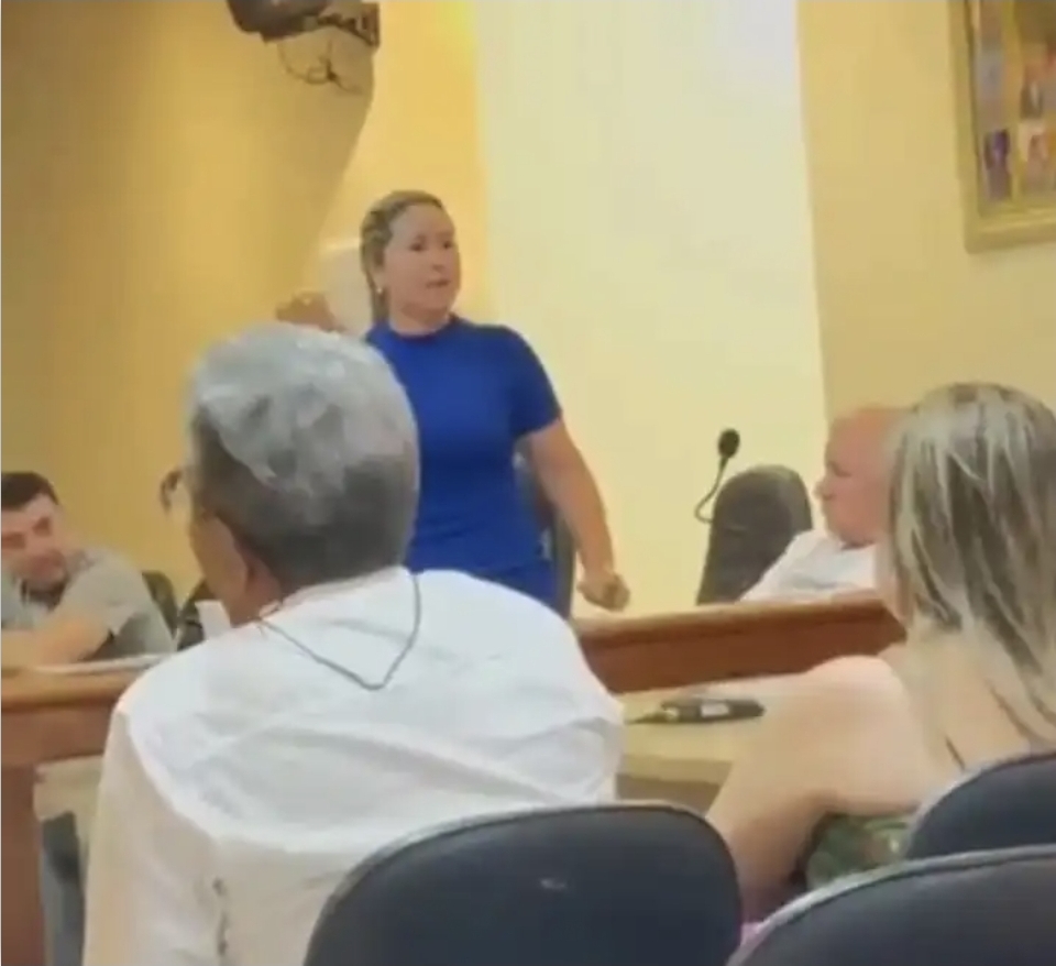 Em Tarauacá, Secretária acusa vereador de pedir dinheiro e combustível durante encontro do MDB