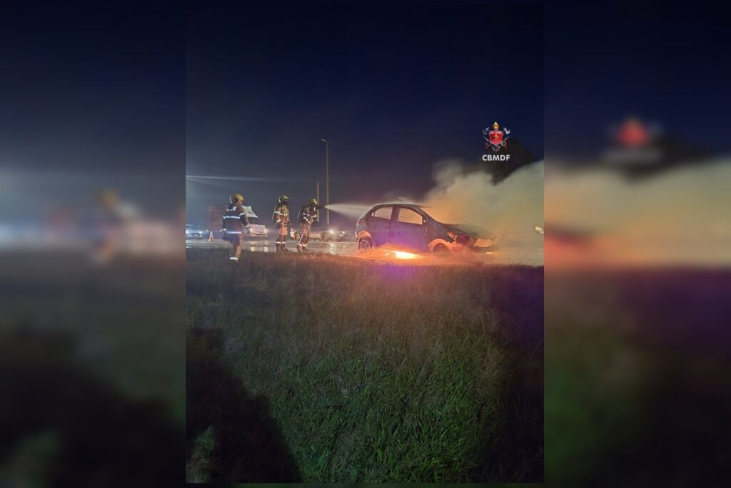 carro-fica-destruido-apos-ser-atingido-por-chamas-na-br-070
