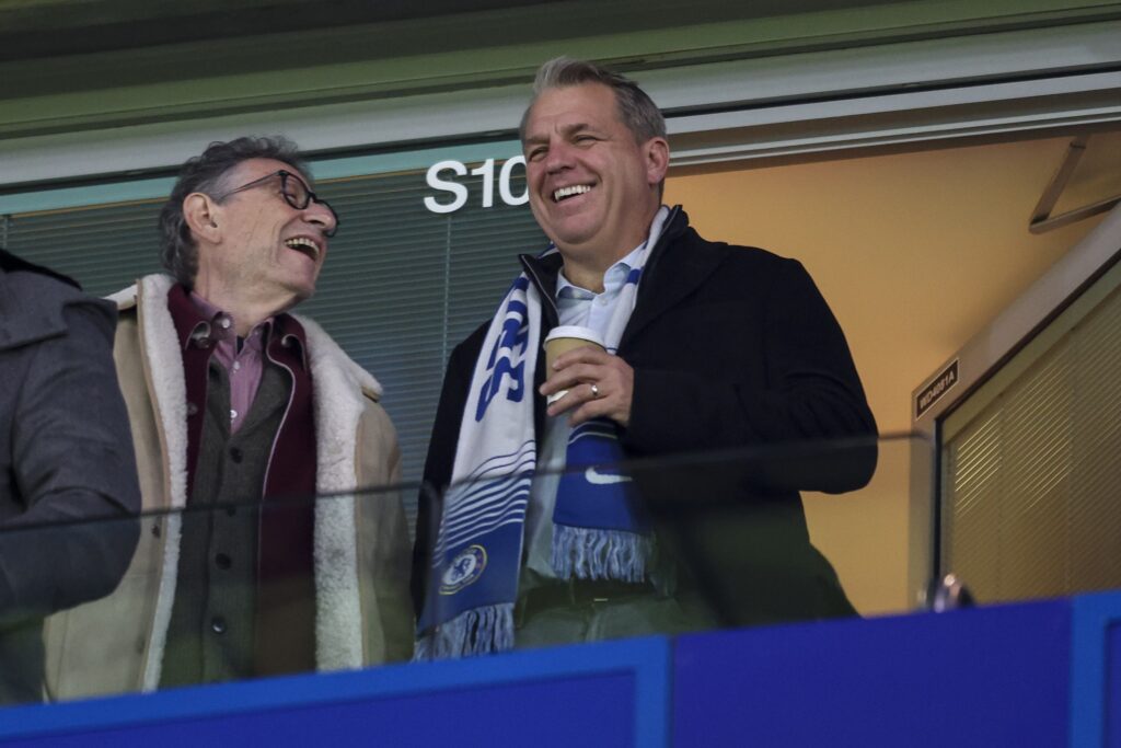 dono-do-chelsea-diz-que-fechou-contratacao-para-evitar-reforco-do-city