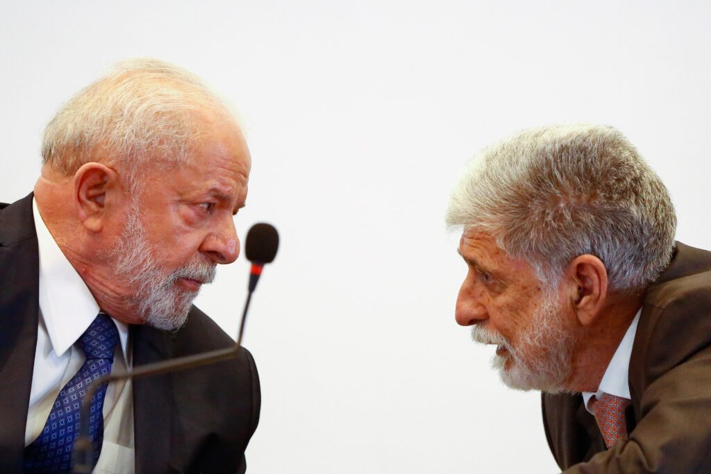 lula-conversa-com-amorim-sobre-escalada-do-conflito-no-oriente-medio