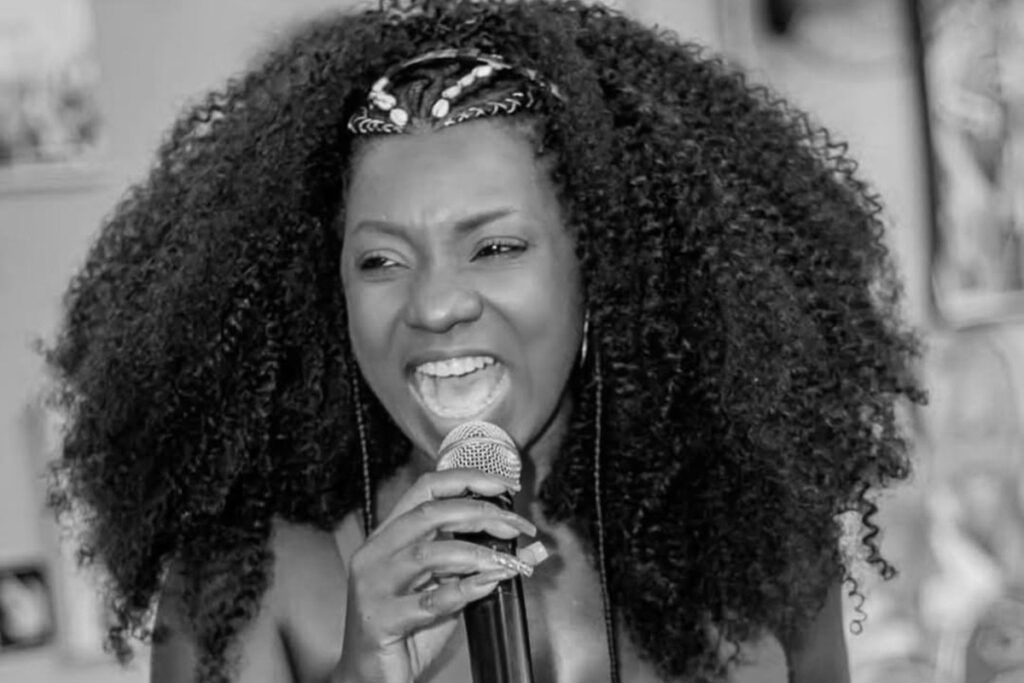 morre-a-sambista-adriana-araujo,-aos-49-anos