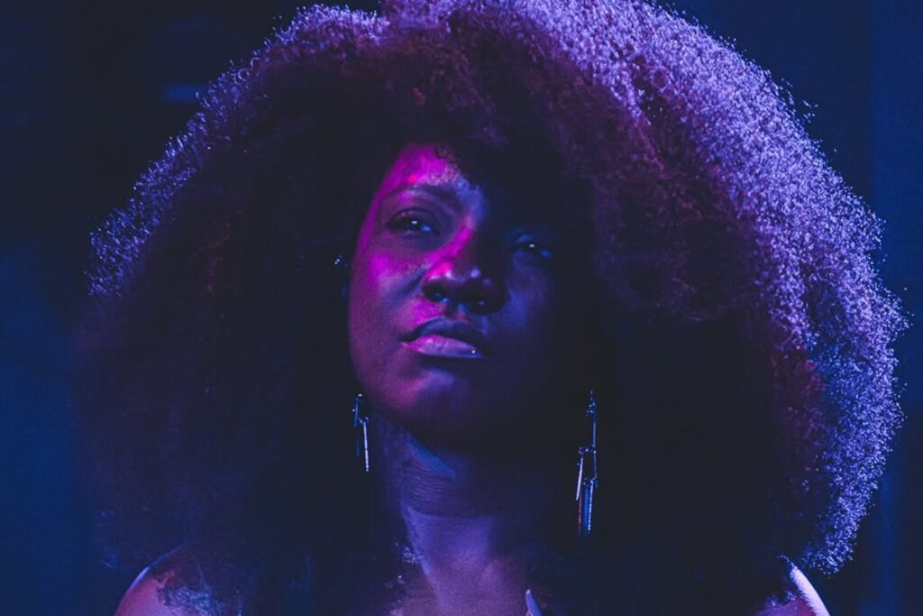 quem-era-a-sambista-adriana-araujo,-que-morreu-apos-aneurisma-cerebral