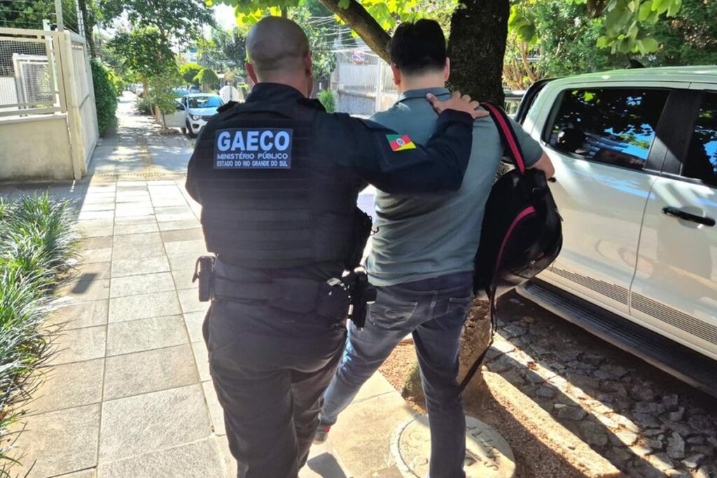 professor-de-direito-denunciado-por-abuso-contra-10-mulheres-e-preso