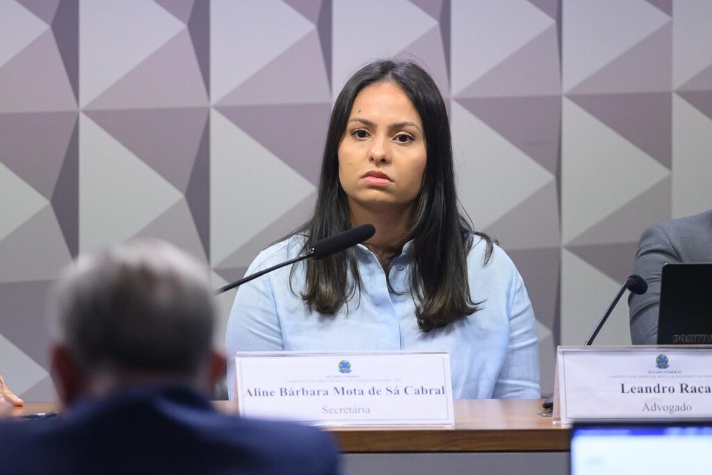 ex-secretaria-do-“careca-do-inss”-nega-ter-feito-pagamentos-a-lulinha