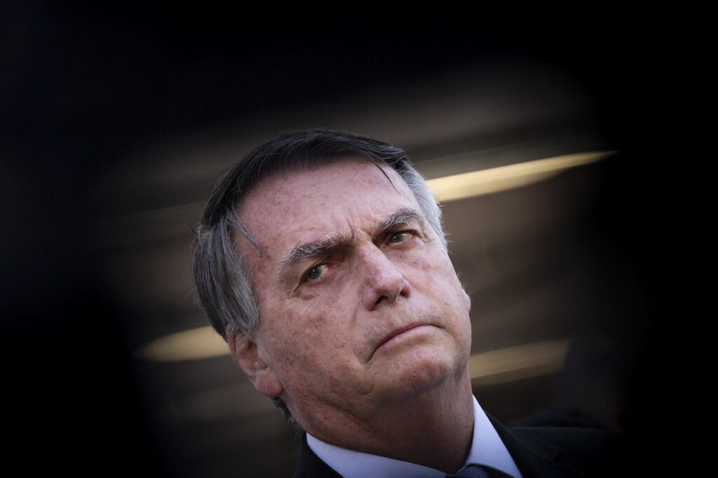 bolsonaro-teve-144-atendimentos-medicos-antes-de-ter-domiciliar-negada