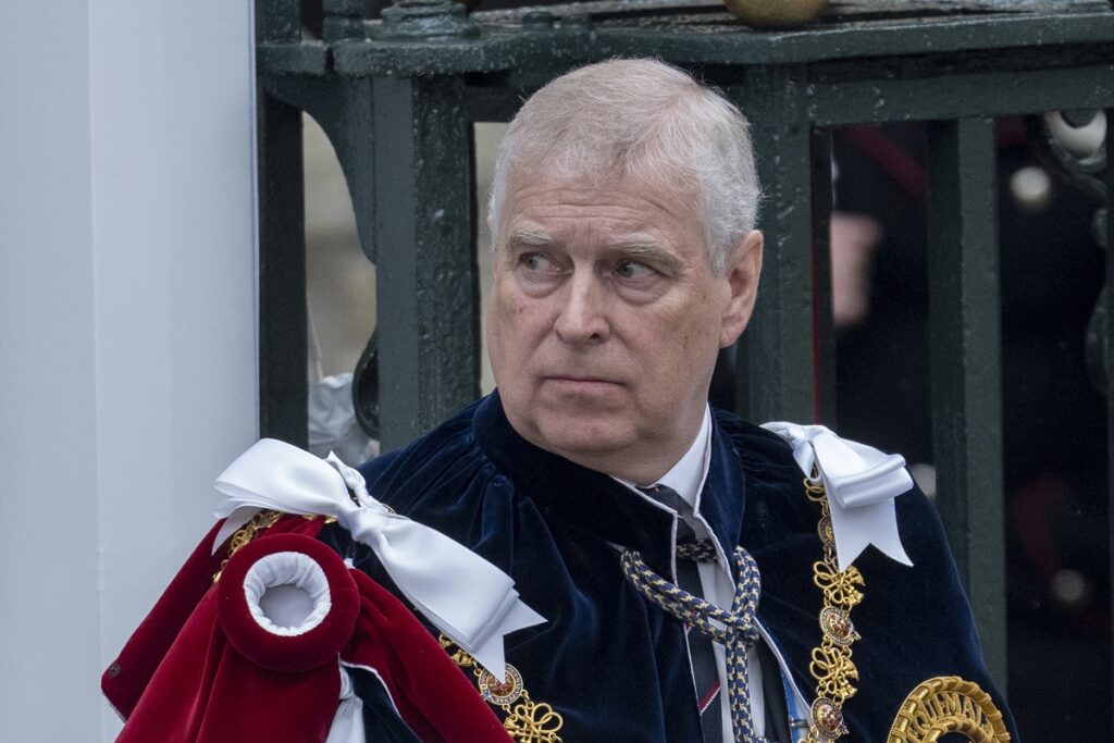 queda-do-ex-principe-andrew-esta-cotada-para-virar-minisserie;-entenda