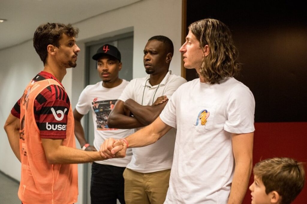 apos-saida-de-filipe-luis,-rodrigo-caio-pede-demissao-do-flamengo