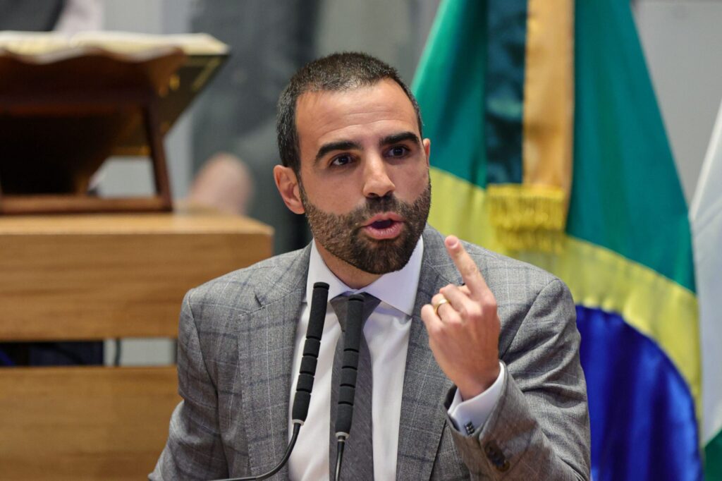 ibaneis-exonera-indicados-de-deputados-que-votaram-contra-pl-do-brb