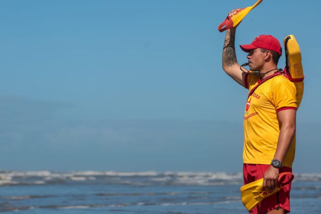 salvamentos-no-mar:-ocorrencias-sobem-e-numero-de-mortes-dobra-em-2026