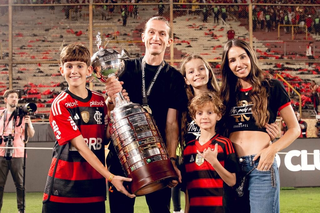 esposa-de-filipe-luis-revela-magoa-apos-saida-de-tecnico-do-flamengo