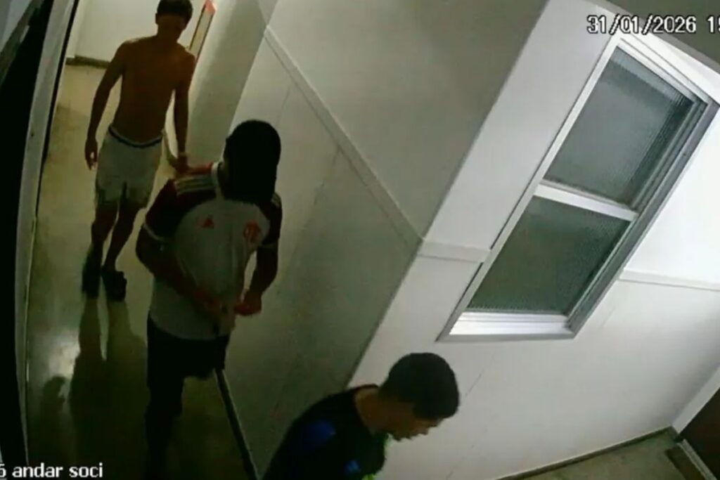 mprj-se-manifesta-contra-internacao-de-adolescente-ligado-a-estupro-coletivo