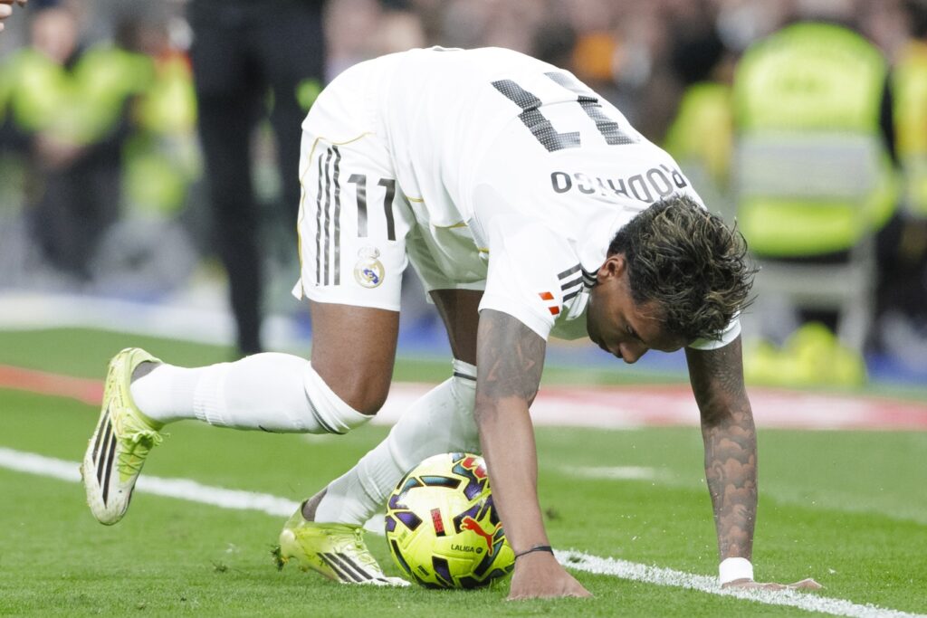 rodrygo-jogava-com-ligamento-do-joelho-parcialmente-rompido-desde-2023