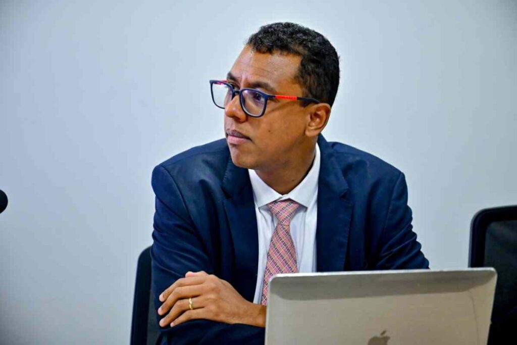 lula-nomeia-advogado-naue-bernardo-como-ministro-substituto-do-tse