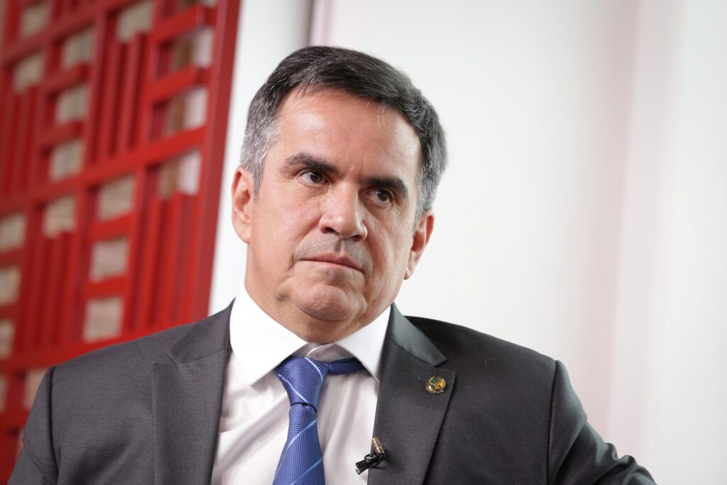 ciro-nega-vinculo-com-vorcaro-e-diz-que-responde-“centenas-de-pessoas”